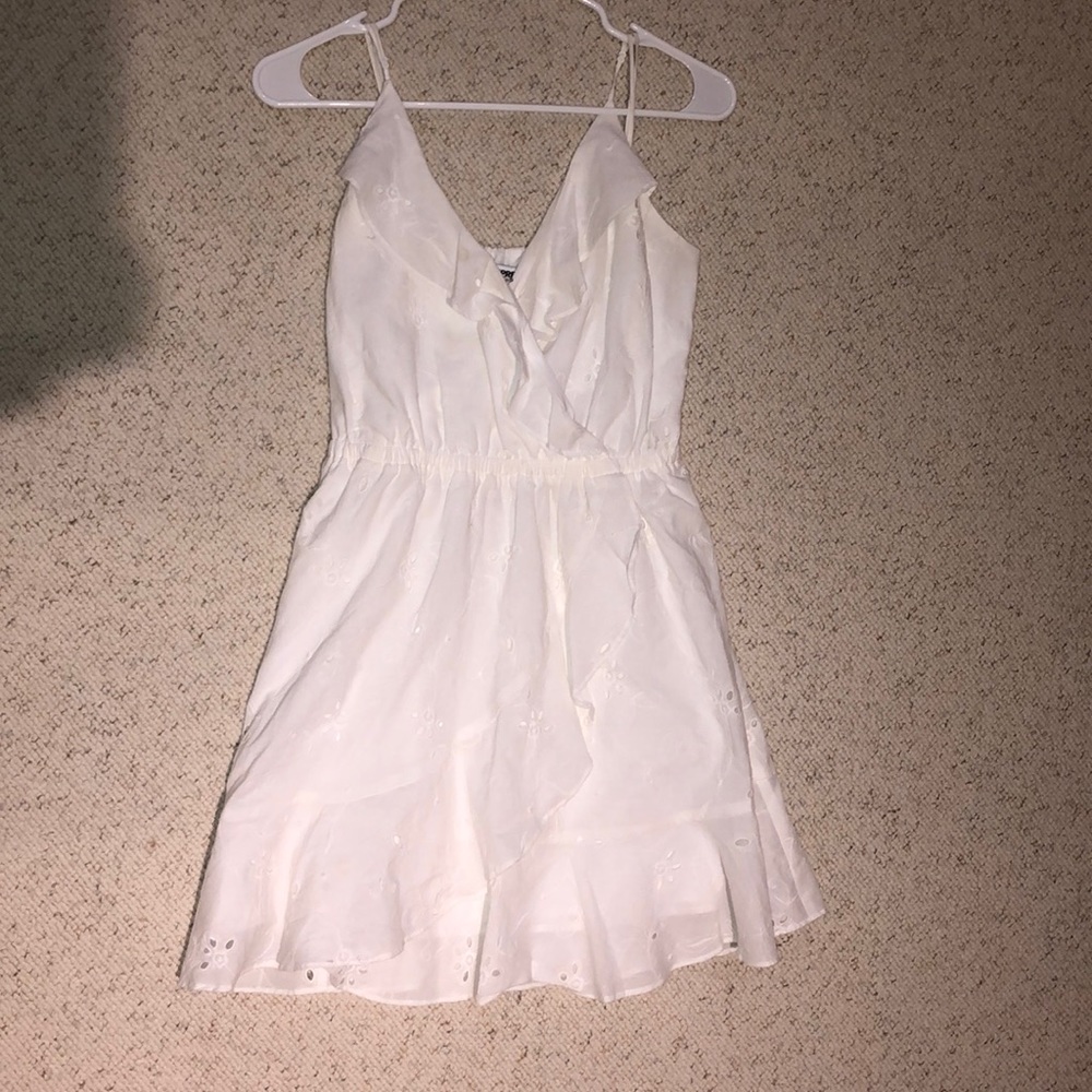 White Flower Detailed Dress (worn once)